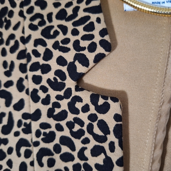 Old Navy Leopard Stretch Open Front Blazer - Picture 7 of 13